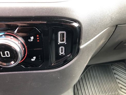 New 2025 GMC Sierra 1500 Elevation image 29