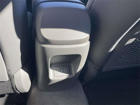 Certified 2024 Hyundai Elantra SEL w/ Convenience Package image 10