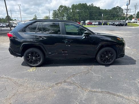 Used 2024 Toyota RAV4 SE AWD/4WD image 11