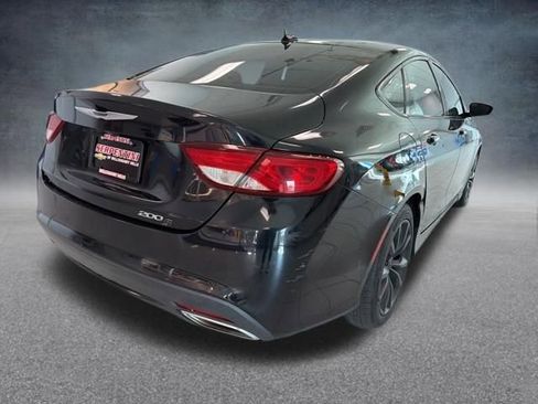 Used 2015 Chrysler 200 S FWD image 7
