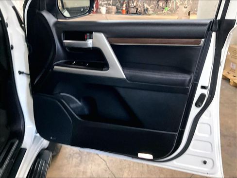 Used 2019 Toyota Land Cruiser AWD/4WD image 27