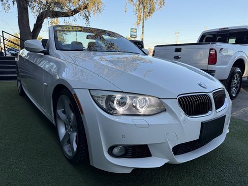 Used 2013 BMW 335i Convertible image 3