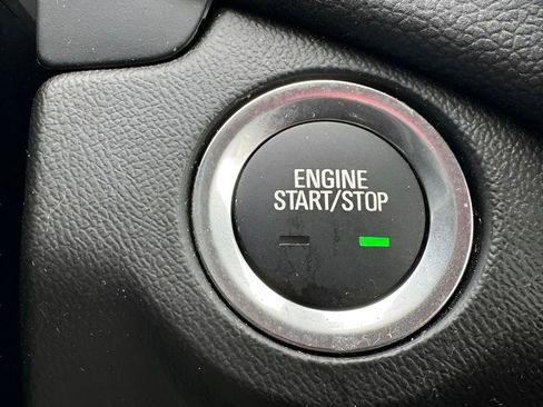 Used 2023 Chevrolet Equinox LT image 18