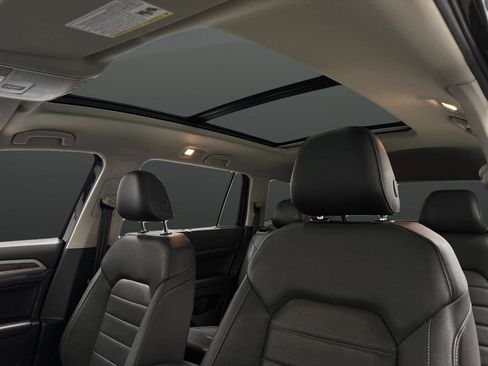 Used 2019 Volkswagen Atlas SEL Premium image 7