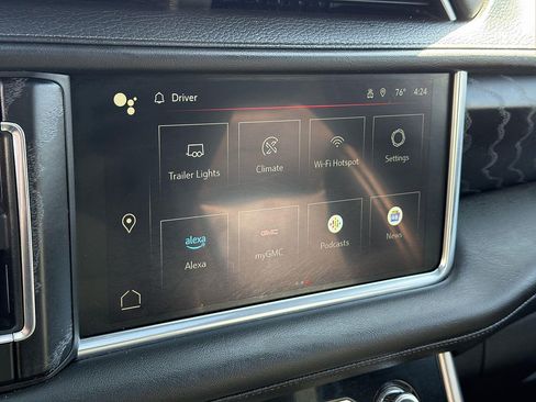 Used 2024 GMC Yukon Denali RWD image 41