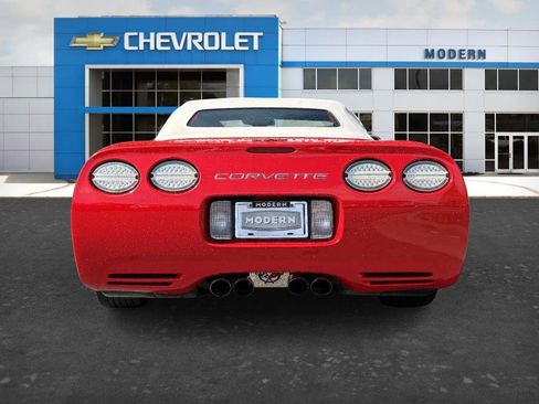 Used 2000 Chevrolet Corvette Convertible w/ Memory Pkg RWD image 4