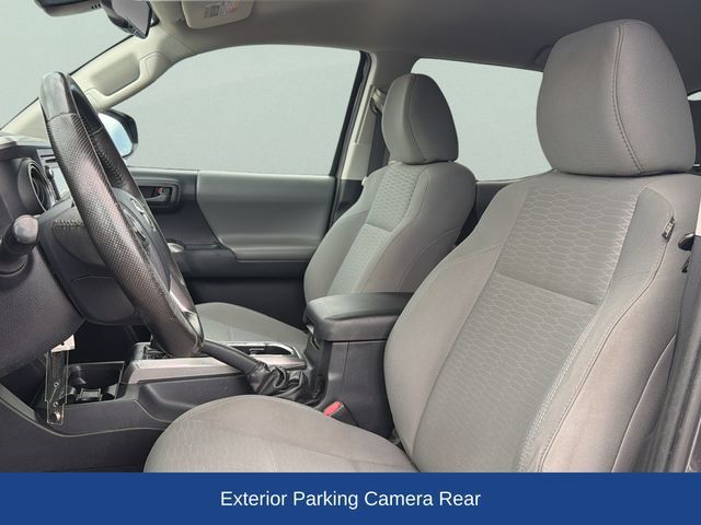 Used 2018 Toyota Tacoma SR5 AWD/4WD image 16