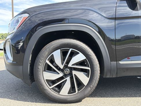 Certified 2024 Volkswagen Atlas SEL AWD/4WD image 12