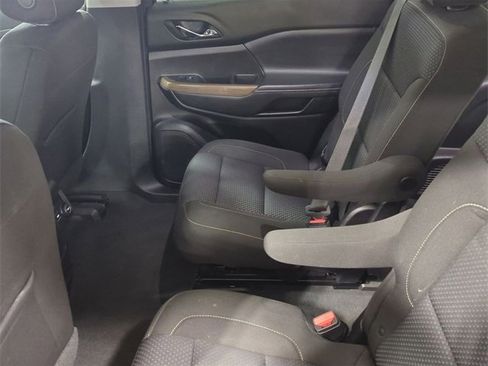 Certified 2023 GMC Acadia SLE image 24