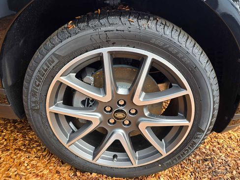 Used 2026 Land Rover Range Rover Velar S image 9