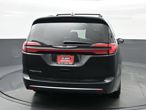 Used 2022 Chrysler Pacifica Touring-L FWD image 5