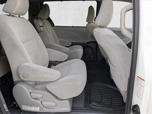 Used 2020 Toyota Sienna LE image 20