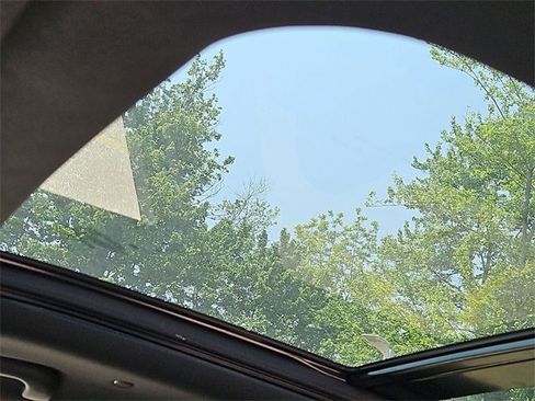 Used 2022 Cadillac XT5 Premium Luxury w/ LPO, Floor Liner Package image 19