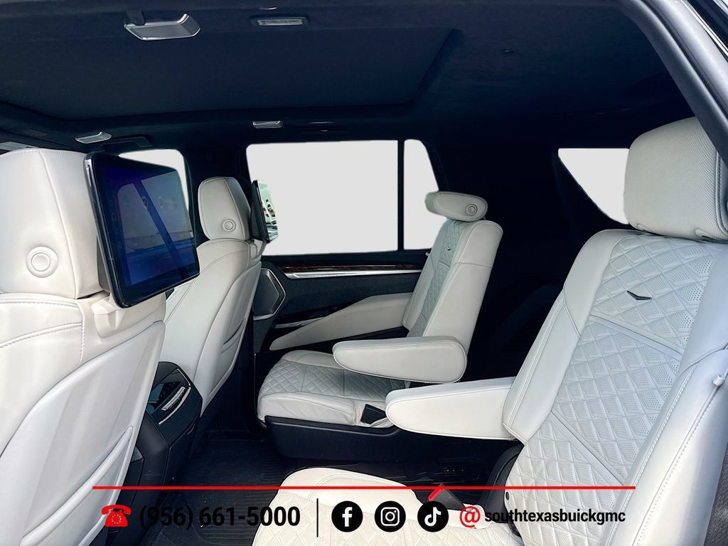 Used 2025 Cadillac Escalade Sport Platinum w/ LPO, Floor Liner Package AWD/4WD image 25