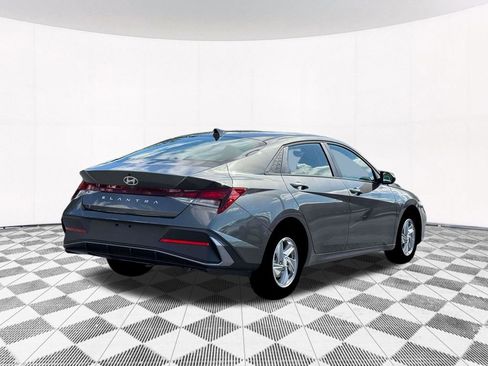 New 2026 Hyundai Elantra SE image 11