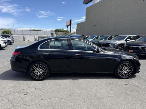 Used 2024 Mercedes-Benz C 300 4MATIC Sedan image 2