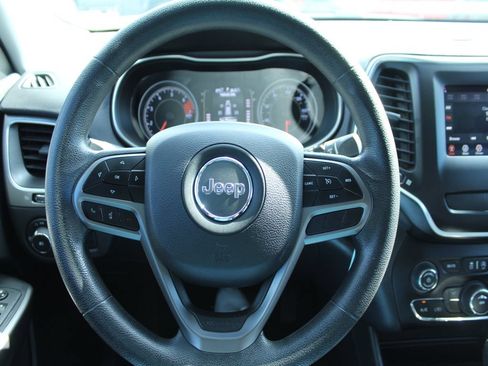 Used 2019 Jeep Cherokee Latitude w/ Popular Appearance Group FWD image 20