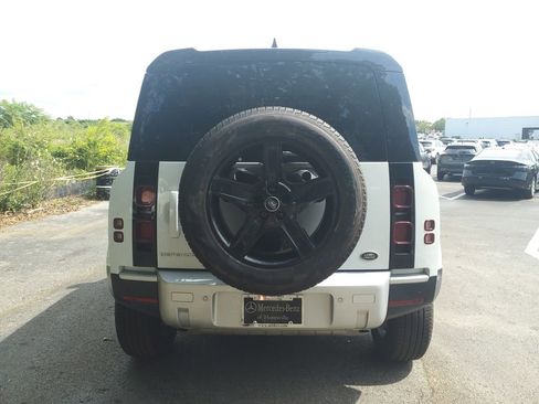 Used 2022 Land Rover Defender 90 AWD/4WD image 6
