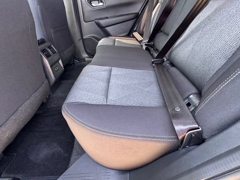 Certified 2025 Nissan Rogue SV FWD image 20