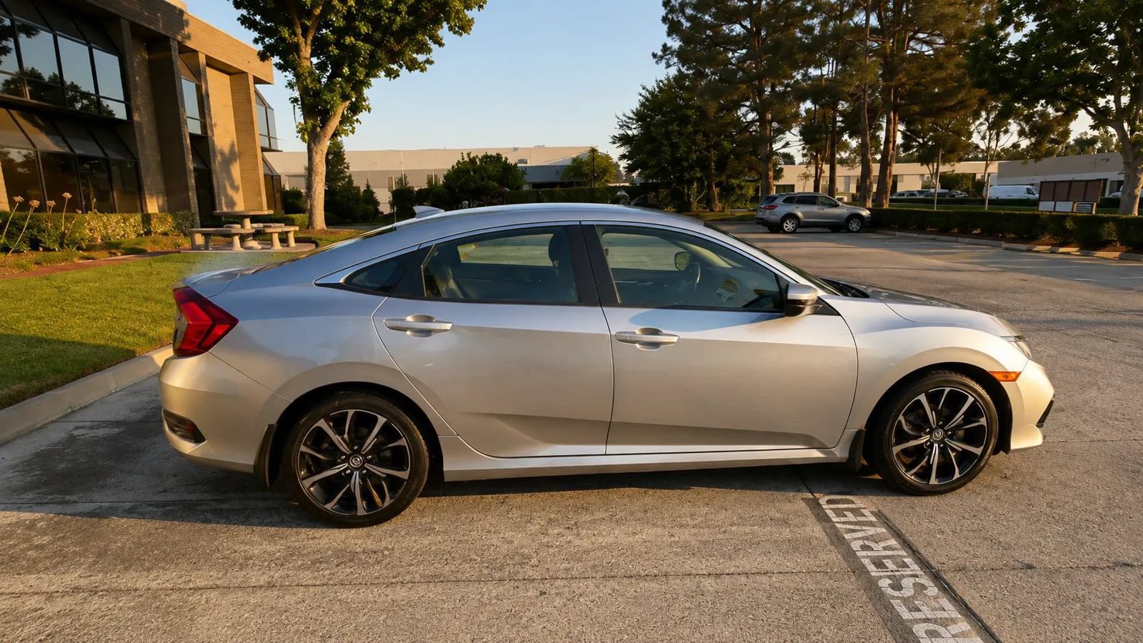 Used 2019 Honda Civic Sport image 4