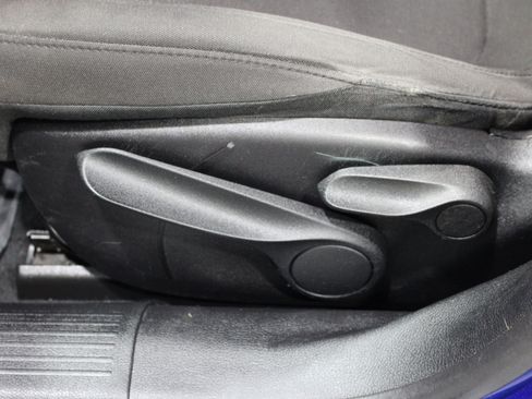 Used 2015 Chrysler 200 Limited FWD image 5