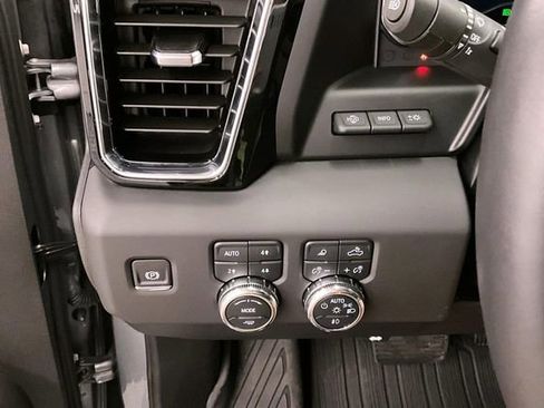 Used 2025 GMC Sierra 1500 Denali Ultimate AWD/4WD image 42