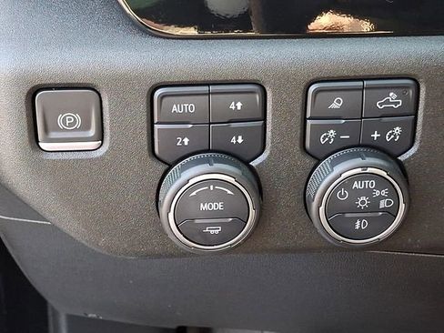 Used 2023 Chevrolet Silverado 1500 High Country image 22