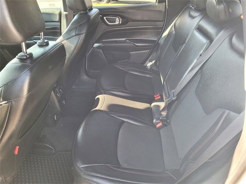 Used 2024 Jeep Compass Trailhawk image 8