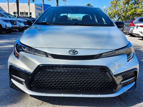 Used 2022 Toyota Corolla SE image 2