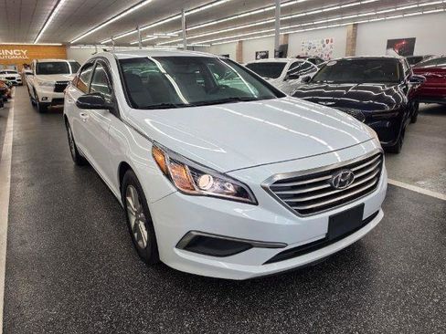 Used 2017 Hyundai Sonata ECO FWD image 3