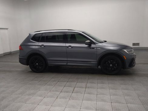 Used 2022 Volkswagen Tiguan SE R-Line image 11