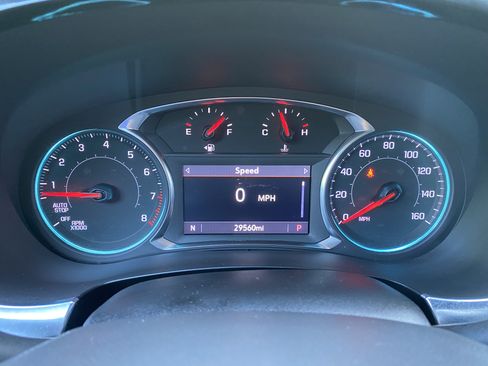 Used 2023 Chevrolet Traverse LT FWD image 21