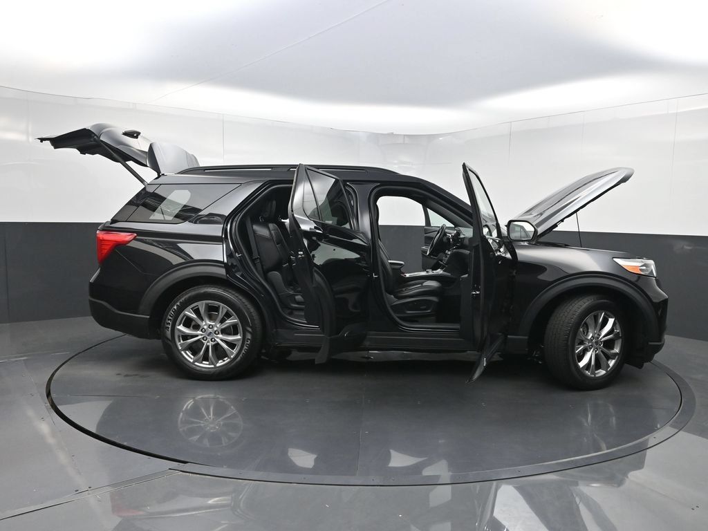 Used 2020 Ford Explorer XLT w/ Equipment Group 202A RWD image 34