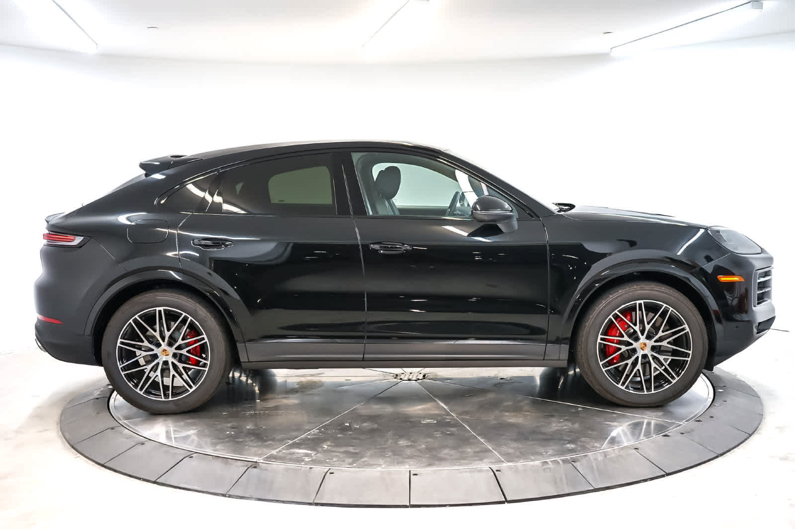 Certified 2026 Porsche Cayenne S AWD/4WD image 8