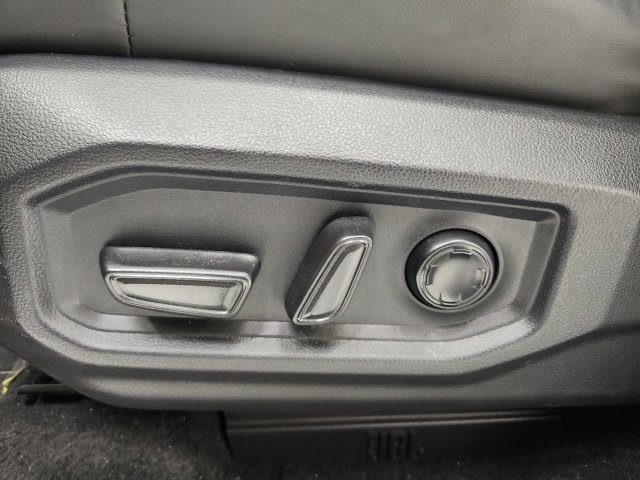 Used 2025 Toyota Sequoia Platinum AWD/4WD image 15