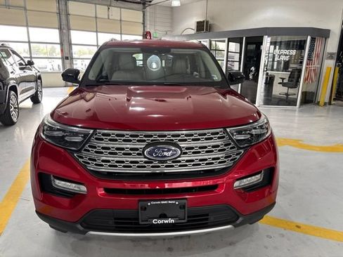 Used 2023 Ford Explorer Limited AWD/4WD image 3