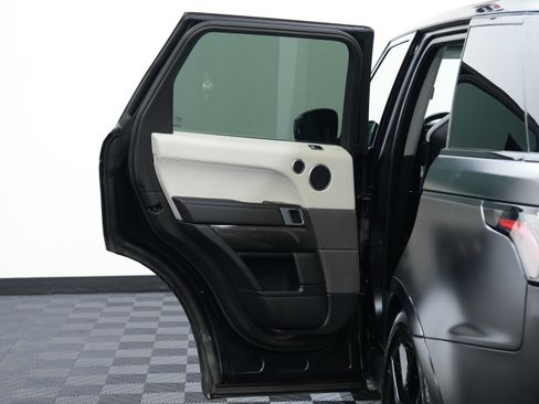 Used 2022 Land Rover Range Rover Sport SVR image 25