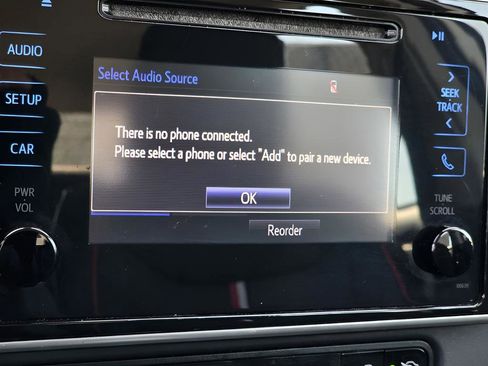 Used 2018 Toyota Corolla LE image 29