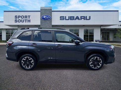 Used 2025 Subaru Forester Premium w/ Convenience Package #1 AWD/4WD image 2
