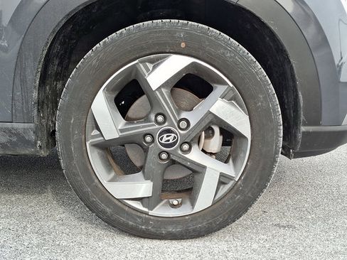 Used 2023 Hyundai Venue SEL image 8