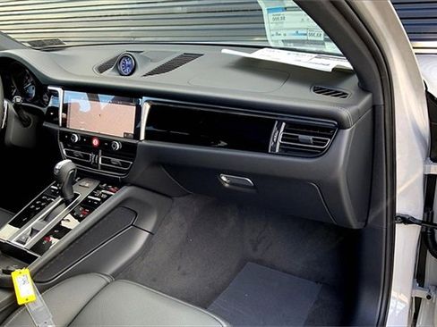 New 2026 Porsche Macan S image 22