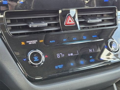 Used 2022 Hyundai Ioniq SE image 12