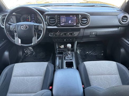 Used 2020 Toyota Tacoma TRD Off-Road w/ Technology Package image 30
