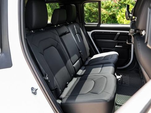 New 2026 Land Rover Defender 110 X-Dynamic SE AWD/4WD image 45