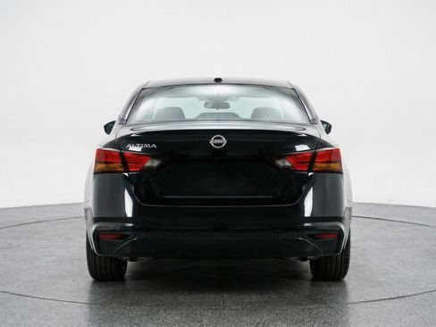 Used 2025 Nissan Altima 2.5 SV FWD image 7