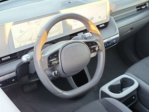 Certified 2024 Hyundai Ioniq 5 SE image 5