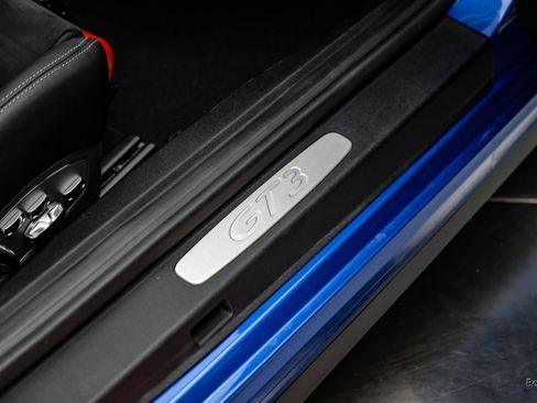 Used 2018 Porsche 911 GT3 RWD image 59