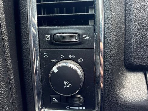 Used 2016 RAM 1500 Laramie w/ Convenience Group AWD/4WD image 10