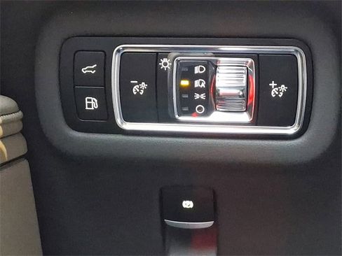 Certified 2024 Lincoln Nautilus Reserve w/ Equipment Group 202A image 25