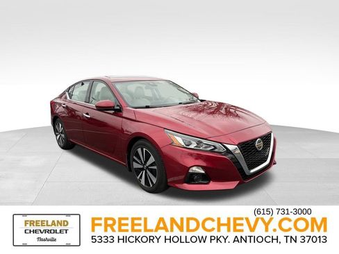 Used 2022 Nissan Altima 2.5 SL image 1